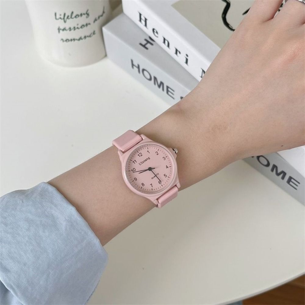 Wysokiej jakości zegarek na rę – Canvas Strap Watch recenzja i cena